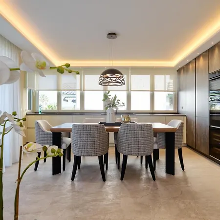 アパート Luxury 3 Bedroom Front In *