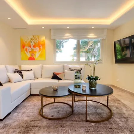 Luxury 3 Bedroom Front In アパート