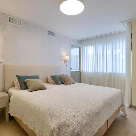 Luxury 3 Bedroom Front In *