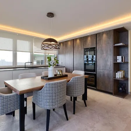 דירה Luxury 3 Bedroom Front In *