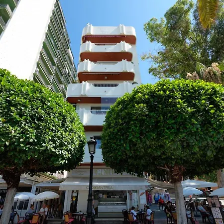 Luxury 3 Bedroom Front In דירה