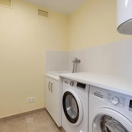 דירה Luxury 3 Bedroom Front In