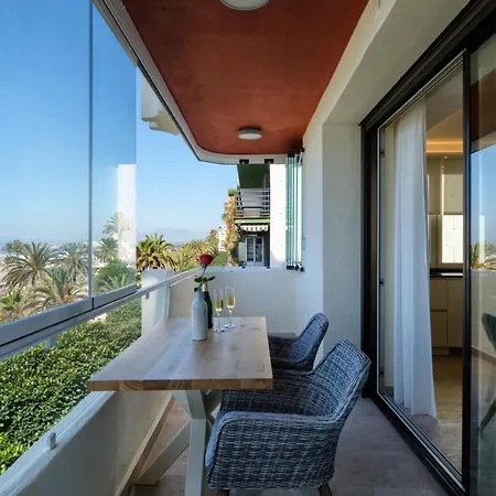 Luxury 3 Bedroom Front In דירה *