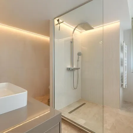 דירה Luxury 3 Bedroom Front In *